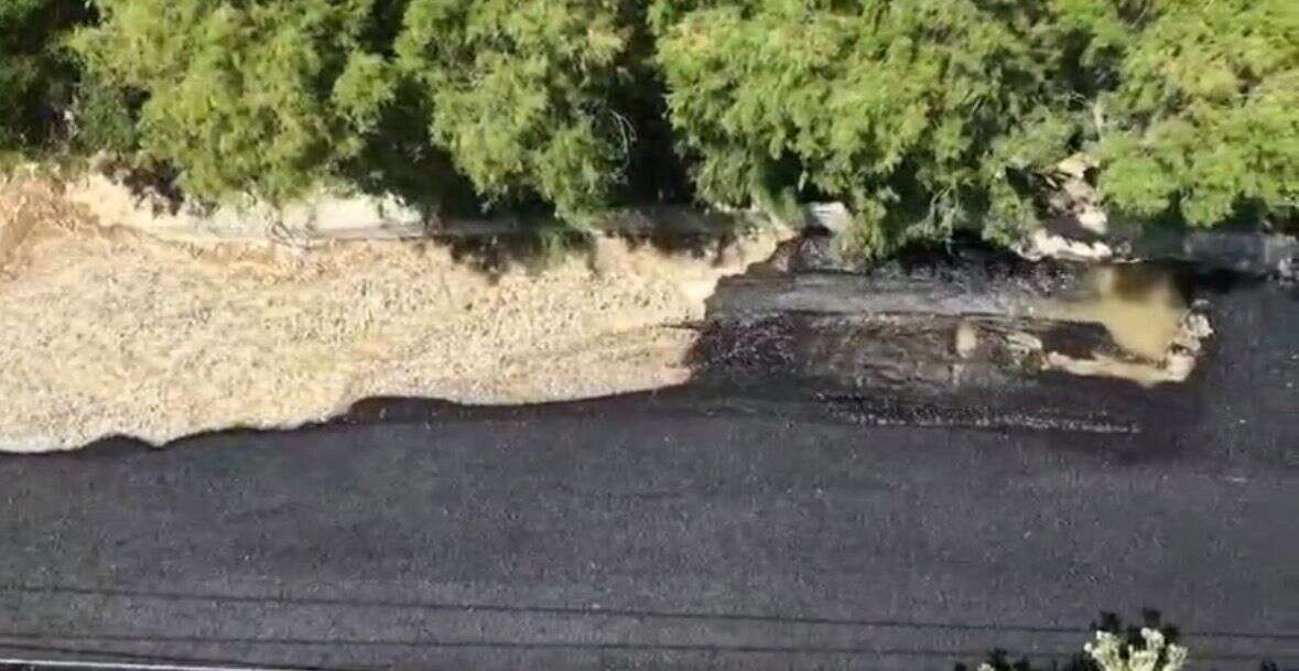Bodrum Bayrama Susuz Giriyor: Peş Peşe Patlayan Hatlar Denizin Rengini Kahverengiye Çevirdi 2